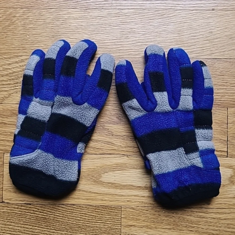 Size 6 kids Gap fleece gloves